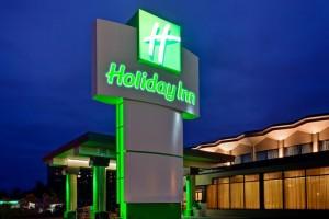 ACCOMODATIONS IN SUDBURY Holiday Inn Sudbury Both leisure and business travelers will find the services and amenities they need at the Holiday Inn Hotel & Suites of Sudbury, Ontario.