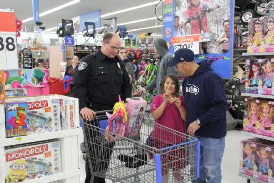 "Shop with a Cop" Chaplain s Program The Moses Lake Police Department s Chaplain Program was formed to bring various Christian faith-based leaders together with law enforcement.