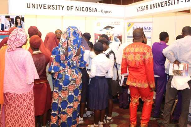 Many fairs and exhibitions focus only on recruiters from a specific country, ereby attracting a limited pool of udents wi predetermined interes in ose