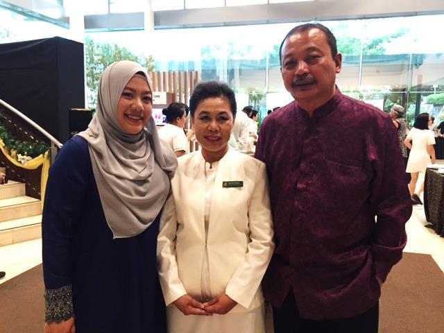 Title: Two Malay enrolled nurses awarded the Tan Chin Tuan Nursing Award Reporter: Nity Farhana Dolhamid Media/Date: BERITA, 22 November 2016 Translated by: Zulayqha Binte Zulkifli SINGAPORE: Two