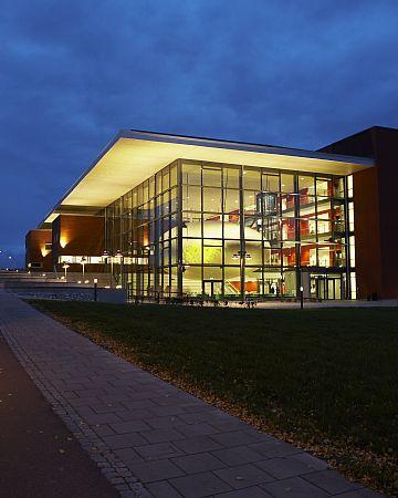 Karlstad University Modern, open and innovative A creative meeting-place and an engine