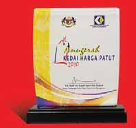 The awards are as follows: 2012 Seventeen (17) outlets were awarded the Certi cate of Anugerah Kedai Pilihan Rakyat 1Malaysia (AKPR1M)