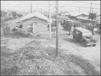 At 1000hrs, 23 rd December, the Troop departed Vietnam. Photo 5-1.11-547 Signal Troop compound gate at Nui Dat (1971) Photo 5-1.
