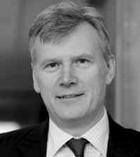 2 Accountability Report Sir David Dalton - Chief Executive Sir David Dalton has been a Chief Executive for 2 years, 13 of these at Salford Royal.