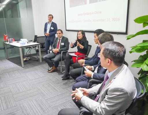 It also included a coffee break to offer entrepreneurs networking time with investors and government representatives.