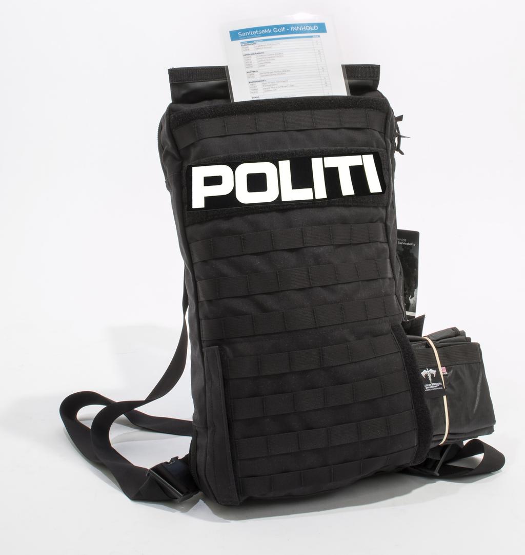 Inside the bag it is divided into pouches that can easily be removed individually to meet the needs in the situation. The backpack is found in all police vehicles in Norway.