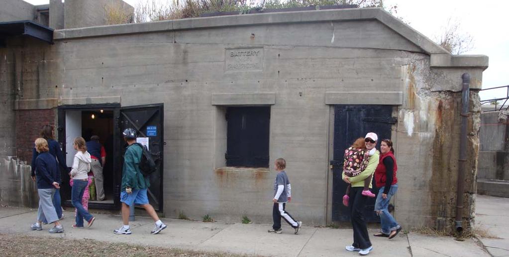 During both Saturday and Sunday families and small groups of people visited the battery.