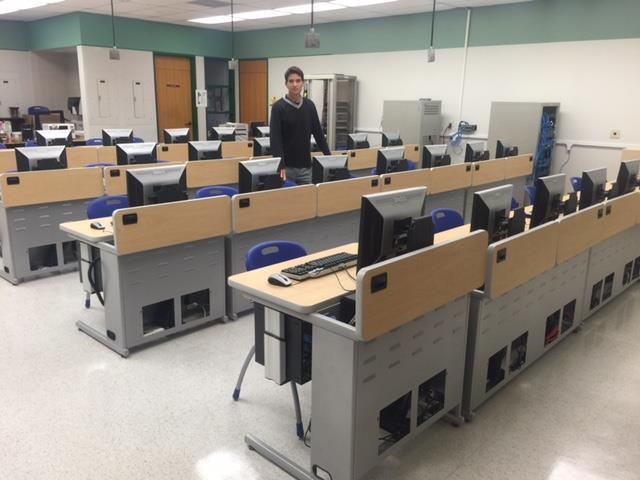 Campus Cooperation Leads to Improved Networking Program Oxnard College Engineering Professor Alex Lynch in our new Computer Networking and Information Technology lab.