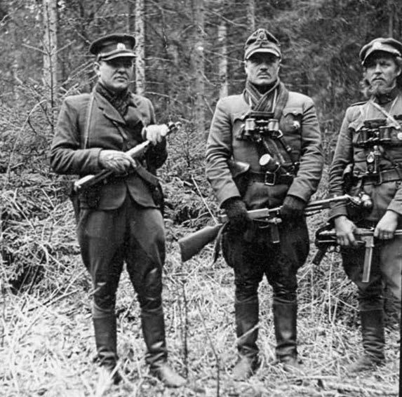 Egīls Gelderiņš. Dažas piezīmes par apbruņojumu mežabrāļu fotogrāfijās 1944 1953 18. att.