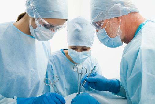 What happens during surgery Your surgery will take 6 to 8 hours depending on how complicated your surgery is. The surgical team will help you move onto the operating table and connect you to monitors.