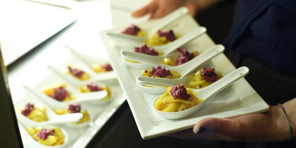 Catering Impact Hub Berlin recommends the following responsible caterer who is familiar with our facilities and can provide an excellent service for your event.