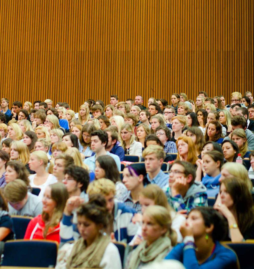 OUR PROGRAMS Universität Hamburg offers bachelor s and master s degrees in virtually every subject.