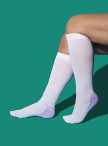 Anti-embolic stockings Anti-embolic stockings provide support to the muscles in your leg to help the flow of blood in your veins. Anti-embolic stockings are not suitable for all people.