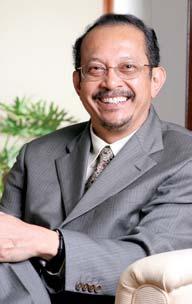 PROFILE OF DIRECTORS continued Datuk Alias bin Ali, is an Independent Non-Executive Director. He was appointed to the Board on 24 June 2004.