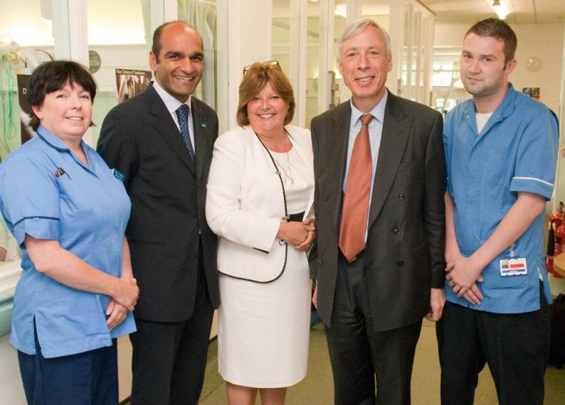 Morning 2 3 4 5 6 BICS NEWSLETTER Ministerial Visit On Thursday 21 st July Lord Howe - Parliamentary Under Secretary of State for Quality visited the Trust to see first hand Bolton NHS Foundation