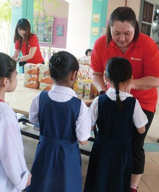 Learning from the successful implementation in Singapore, each business unit and branch was encouraged to organise at least one volunteer activity this year.