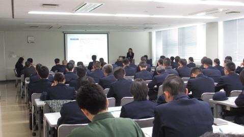 from the Shinjuku Ward. A scene from temporary child-care service in the drill for an emergency call (4) Promotion of female personnel engagement in international cooperation, etc.