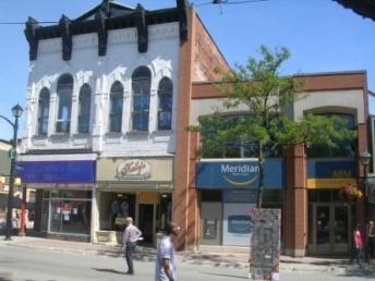 There are also a considerable number of quality heritage buildings on and near Mississauga Street. A number of these buildings have been preserved and restored.