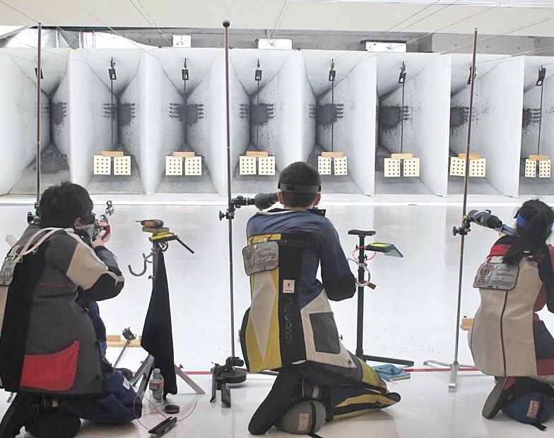 The Official Voice of the Washington State Rifle & Pistol Association November December 2015 NRA Sectional, March 2015, 3-Position Air Rifle, kneeling stage.