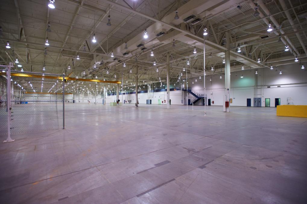 Support Services Logistics & Support 350,000 sqft high-bay warehouse and