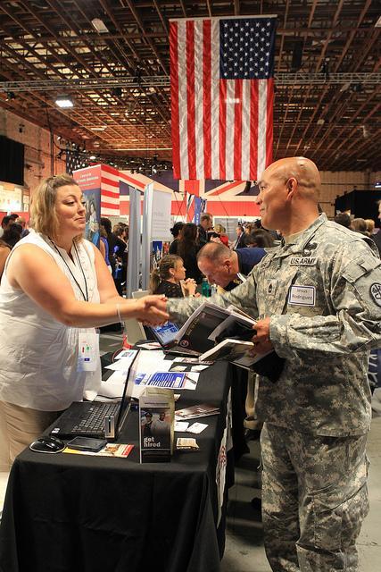 How Can I Get Involved? Hire veterans and military spouses join us for free as an employer at hiring fairs o Go to www.uschamber.