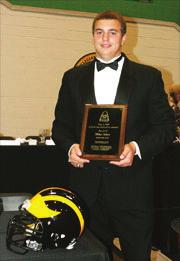The 2008 honorees included Missouri head football coach Gary Pinkel who received the chapter s prestigious Tom Lombardo Leadership Award, and Roger Wehrli, a College Football Hall of Fame inductee