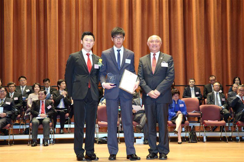 Students Achievements Most Distinguished Student Award and Dr and Mrs James Tak Wu Awards for Outstanding Service At the Awards Presentation Ceremony on 11 April 2016, Mr.