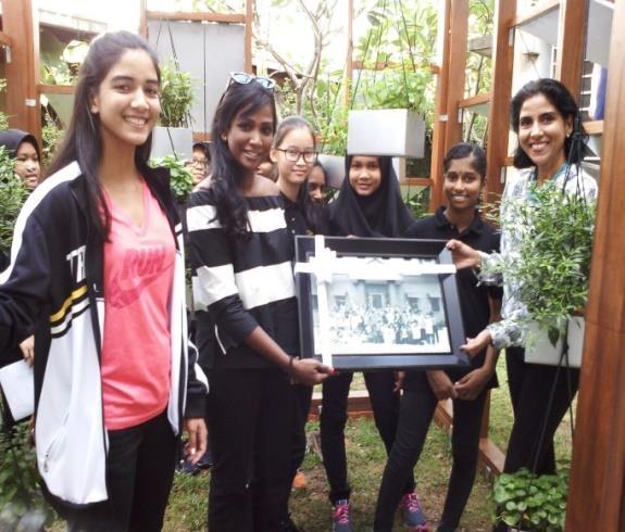 8 SEPTEMBER 2016: THE ART HUG PROGRAM CULTIVATED THE CHILDREN S CREATIVITY Art Hug Program, organised by Shalini Ganendra from Fine Art @ Gallery, encourages children to participate in discussions