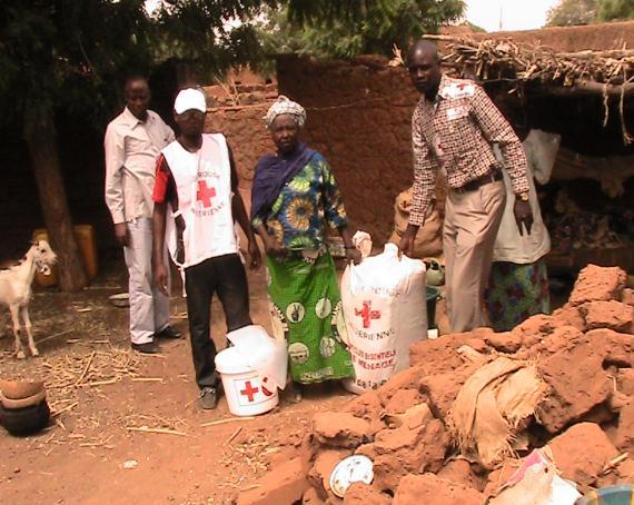 DREF operation update Niger Floods DREF operation n MDRNE012 GLIDE n n FL-2013-000098-NER Update n 1 04 December, 2013 The International Federation of Red Cross and Red Crescent (IFRC) Disaster