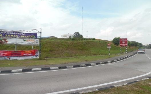 2016) Simpang Kempas Lama - Billboard Tanpa Lesen Telah Dirobohkan oleh MBJB (03.10.2016) b.