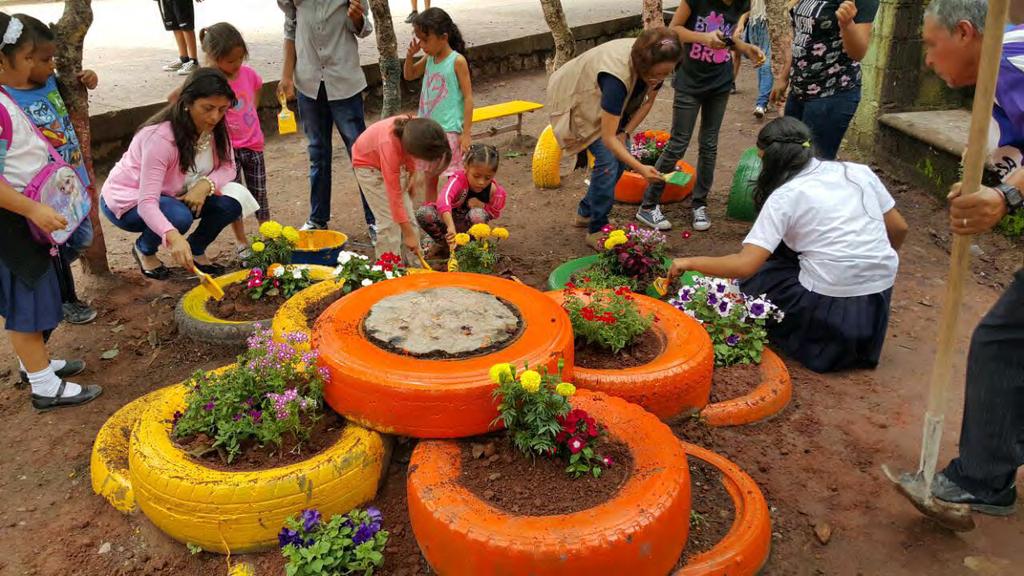 Children in Honduras learn how to eliminate hatcheries turning tires into plant containers. High levels of coverage were achieved in the media, including social networks.