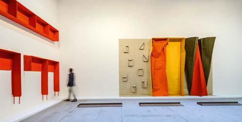 pasaulis 105 Geriausiu menininku Venecijos bienalės parodoje Viva arte Viva, kuri vyko Arsenale, pripažintas vokietis Franz Erhard Walther ir jo instaliacija. La Biennale di Venezia.