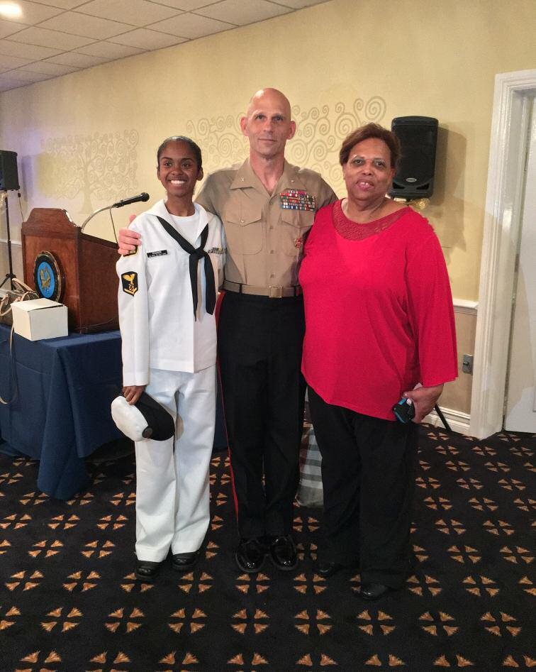 HOLidAy dinner MEETiNG & TOyS FOr TOTS COLLECTiON GuEST SPEAkEr: BGEN kevin iiams, usmc COMMANdiNG OFFiCEr, MAriNE FOrCES SOuTH By Lynn drucker Thank you to all of our members who attended