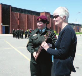 1 Can Para 1 st Canadian Parachute Battalion Association Update by Joanne de Vries Change of Command at Canadian Army Advanced Warfare Centre I was pleased to attend the change of command ceremony at