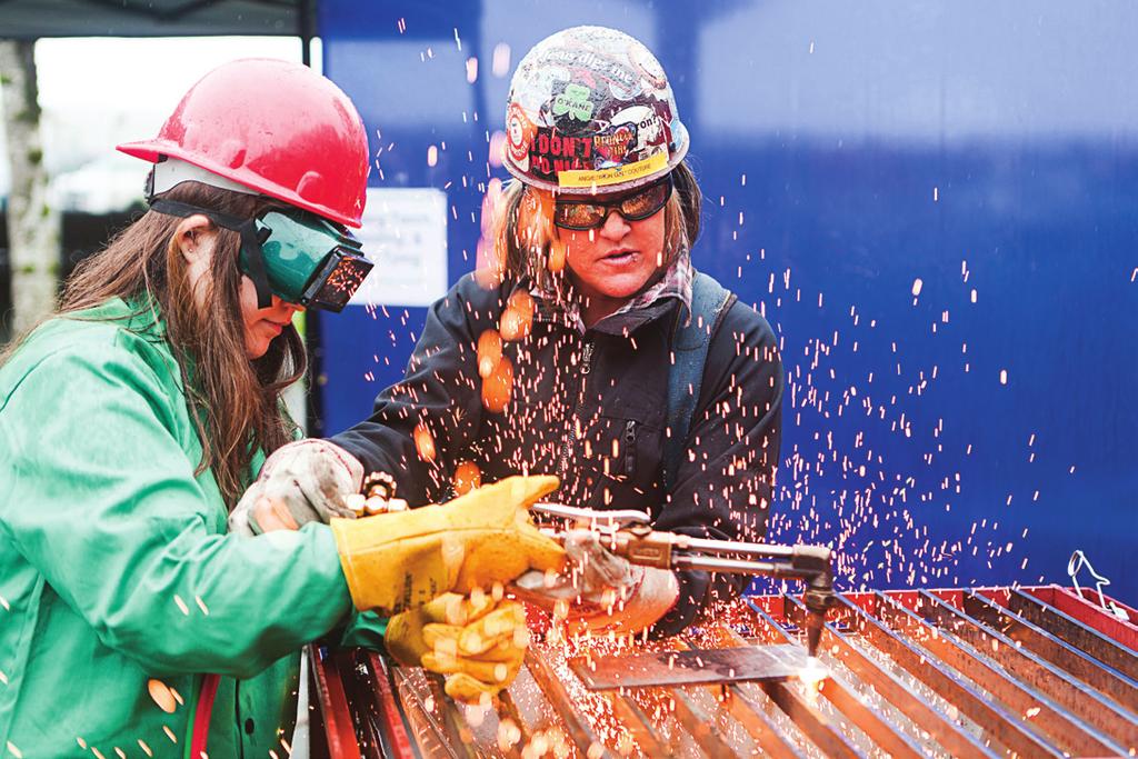 By presenting an interactive workshop led by tradeswomen, workshop presenters have an extraordinary opportunity to connect with and inform hundreds of potential tradeswomen about their industry,