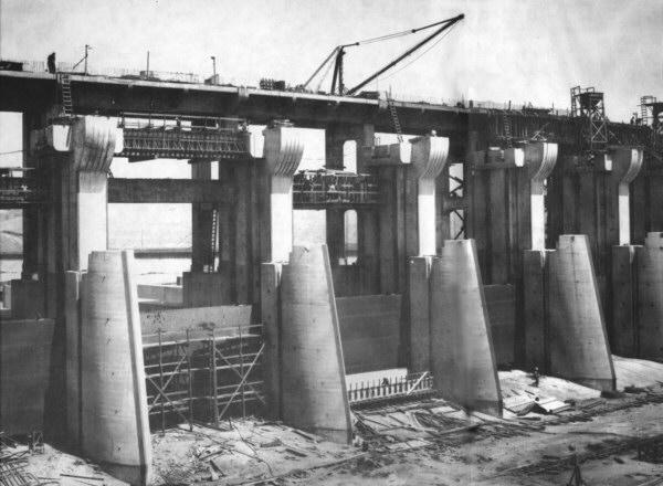Hydroelectric Design Center CONSTRUCTION OF FORT PECK DAM, MONTANA Originally established in 1948 to support new hydroelectric development on the Columbia River system, the Hydroelectric Design