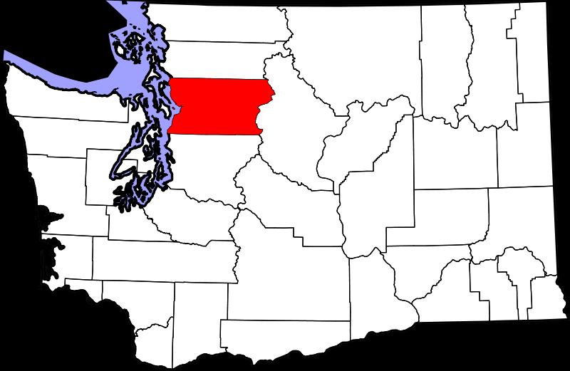 Snohomish County Total population is about 713,335 people in 2010. Approximately 10 percent of the population is age 65 or older; with a median age of 31.
