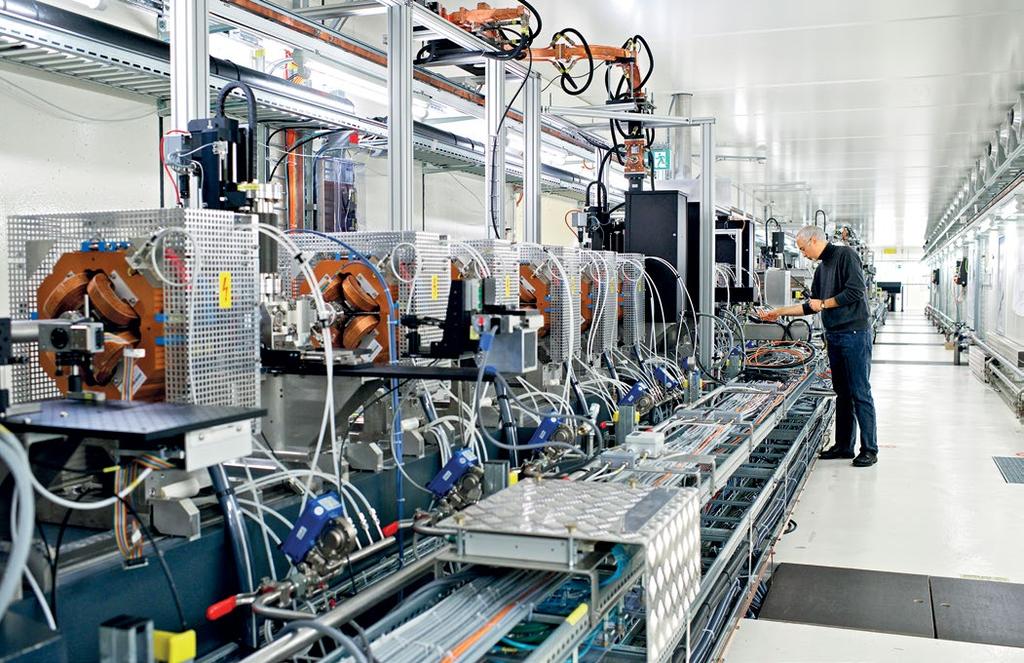 9 The billion dollar market for accelerator technology is growing year by year. The photo shows the first part of the SwissFEL accelerator with electron source.