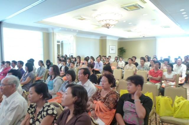 Vietnam Science Roadshow Audience at presentation in