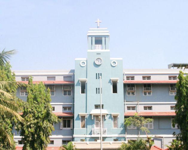 Christian Medical College (CMC) 2789 bed hospital Serves 2000 inpatients and 7000 outpatients daily Across multiple