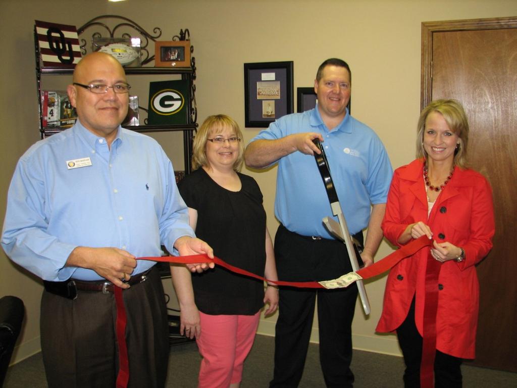 Volume 36, Issue 5 w ww.ponc ac ity chamb er.c o m Ribbon Cuttings Page 3 On April 10, Link Cotham with Waddell and Reed cuts the ribbon for his brand new office located at 1909 N. 6th Street.