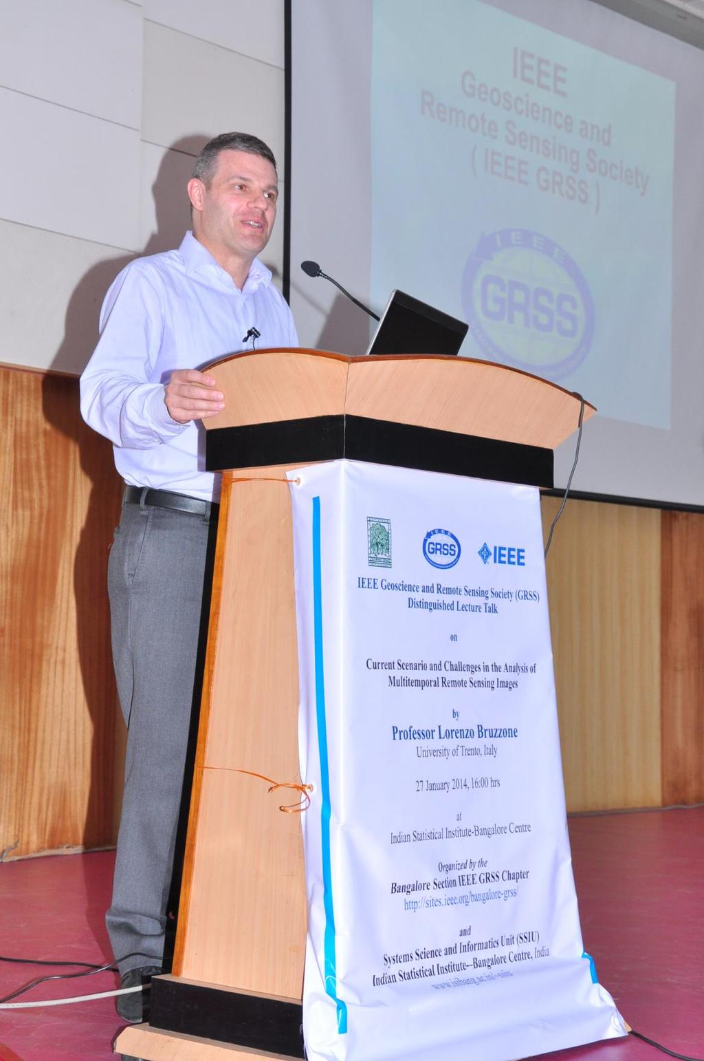 Professor Lorenzo Bruzzone delivering IEEE GRSS DL talk at
