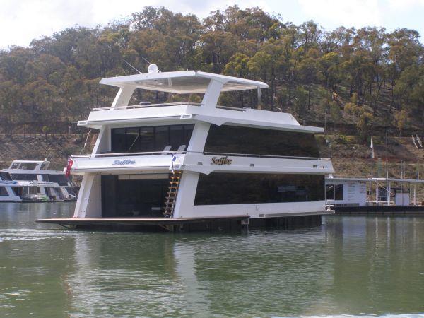 Status Luxury Houseboats were sourced by a client with very particular requirements in the planning, material sourcing and final outcome of having their dream Holiday Houseboat completed The