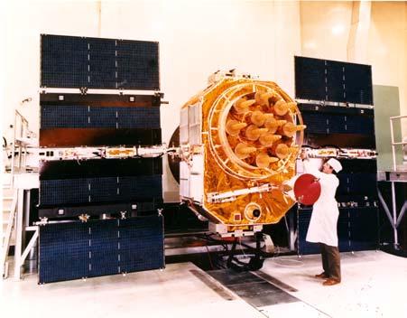 The full constellation was completed on 9 March 1994, allowing the system to attain full operational capability in April 1995.