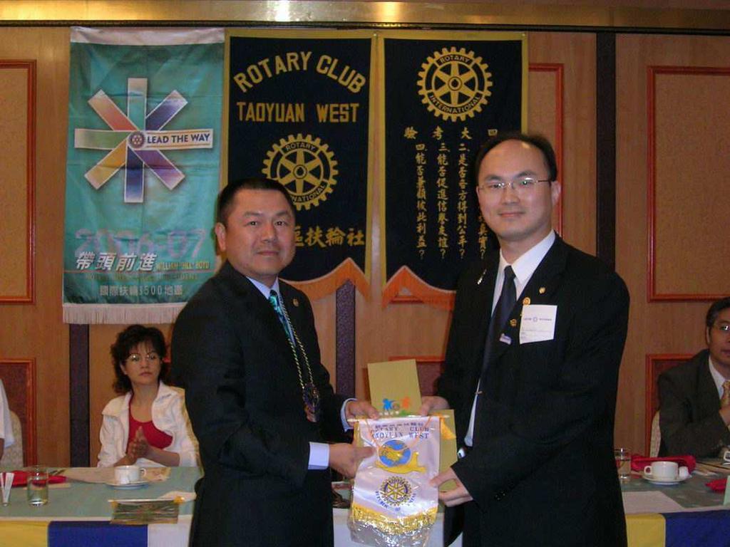 spouses of Rotarians usually attend the regular meeting of Taoyuan West if there is a speech.
