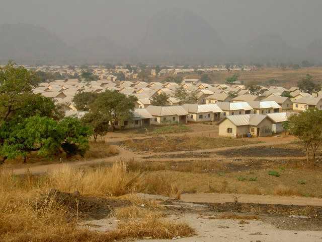 Actual construction work stated at the end of 1999 on the new site in Jibi resettlement town outside the FCC to the north. Most of the houses were completed and ready for occupation by end of 2002.