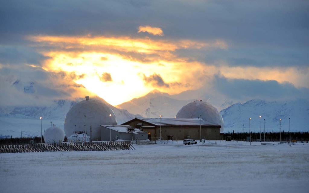 4 >>> The Eagle A Space & Missile Defense NewsWire Jan. 16, 2014 Winter embraces SMDC Soldiers in Alaska Maj.