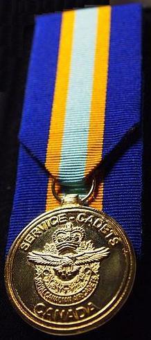 AIR CADET SERVICE MEDAL To qualify for this award a serving cadet must have successfully completed four years of honourable service with no serious infractions and be recommended by the Cadet