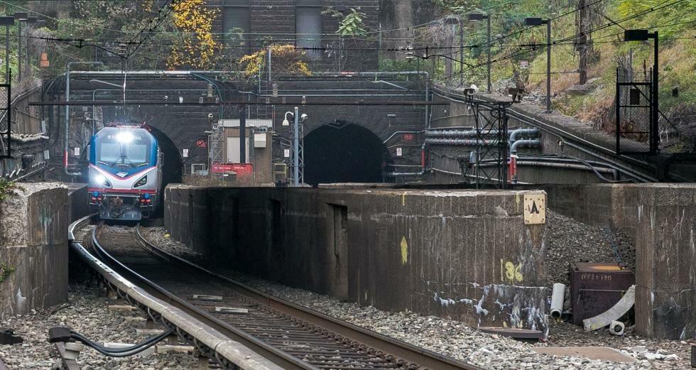 HUDSON TUNNEL PROJECT: STATUS UPDATE» Environmental review process on schedule» Final Environmental Impact Statement (FEIS) and Record of