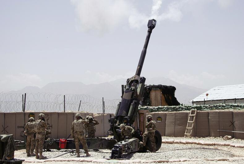 M198 155 mm Towed Howitzer ation and training while minimizing program cost, schedule and risk.